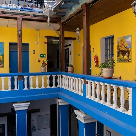 Blue Door Housing Historic Quito Hotel Luaran gambar