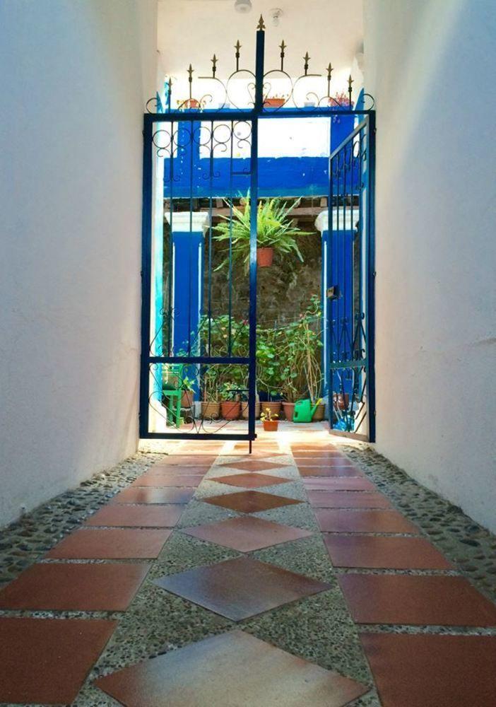 Blue Door Housing Historic Quito Hotel Luaran gambar