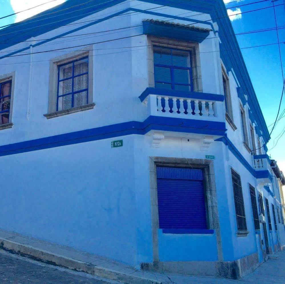 Blue Door Housing Historic Quito Hotel Luaran gambar