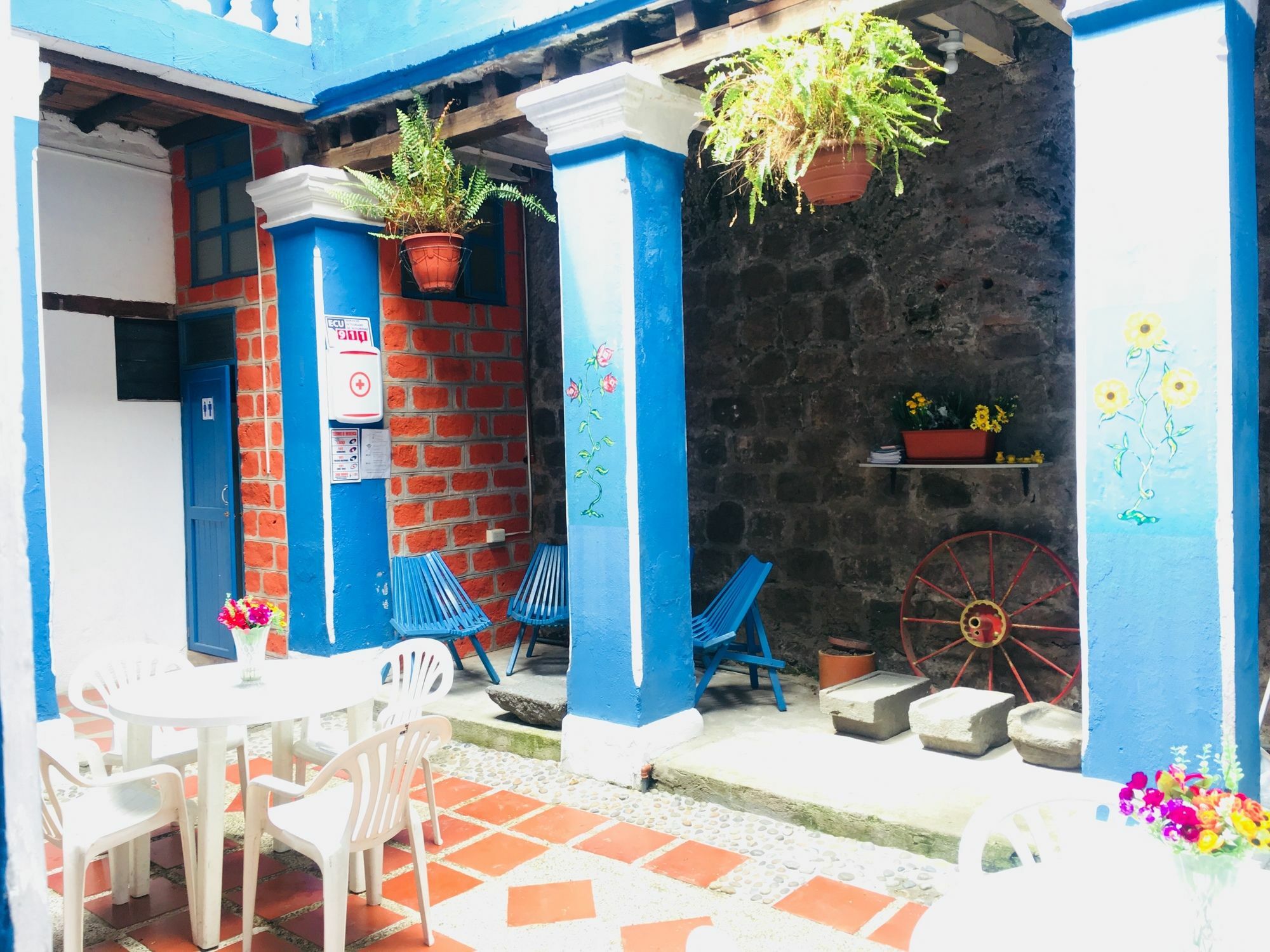 Blue Door Housing Historic Quito Hotel Luaran gambar