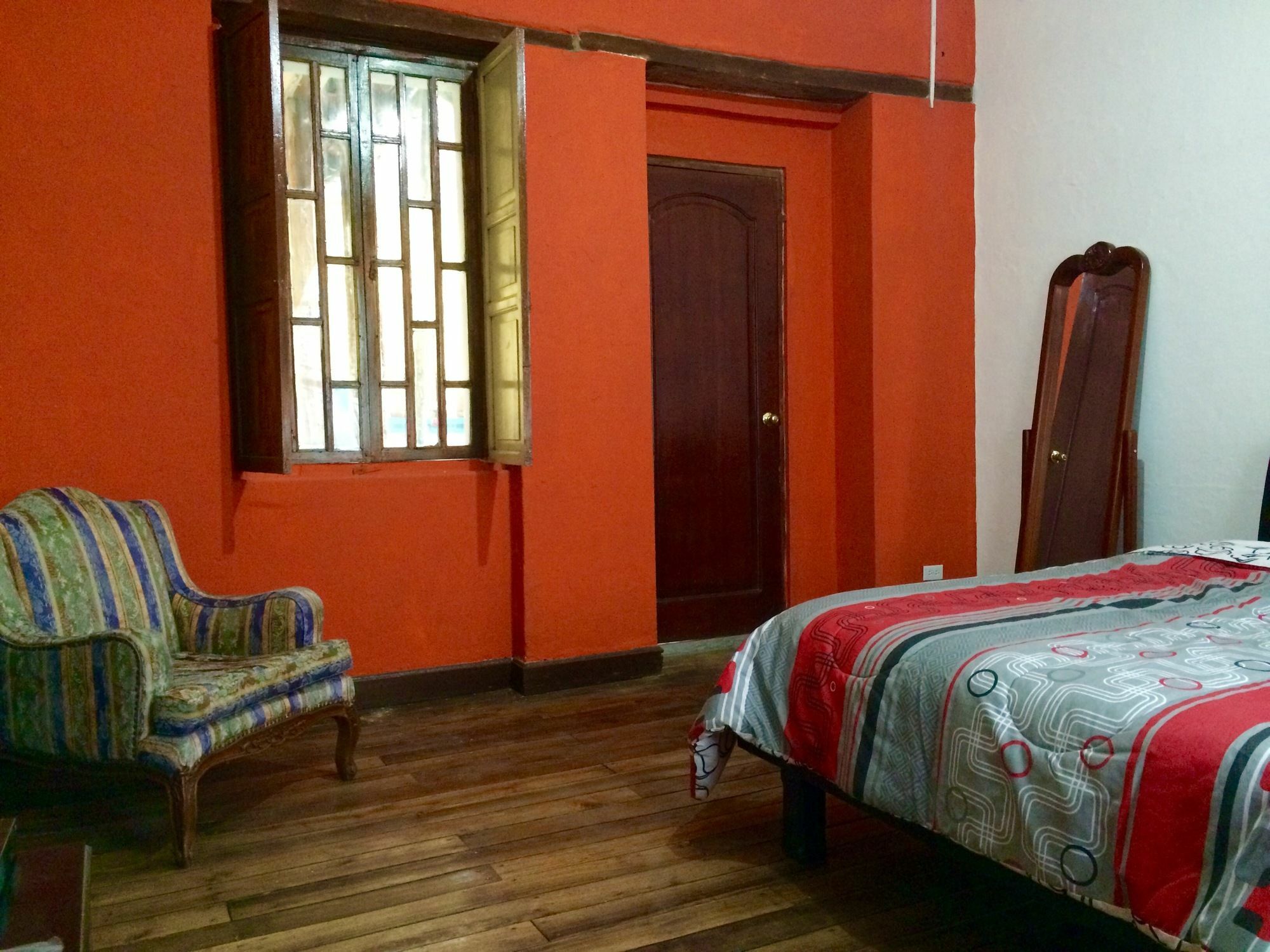 Blue Door Housing Historic Quito Hotel Luaran gambar